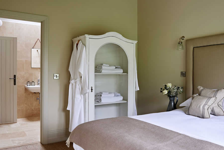 Castlemorton Barns Carthouse Bedroom 2 1