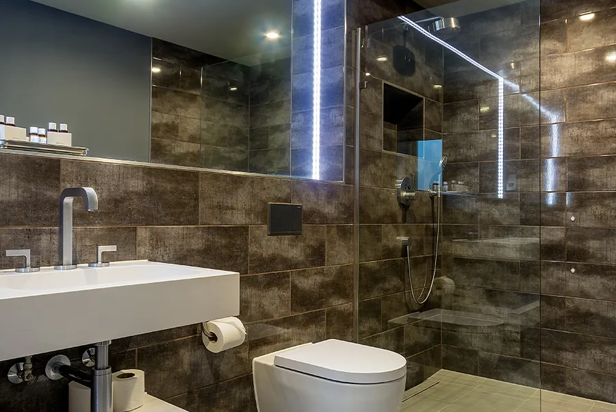 Lulworth House Bathroom 1