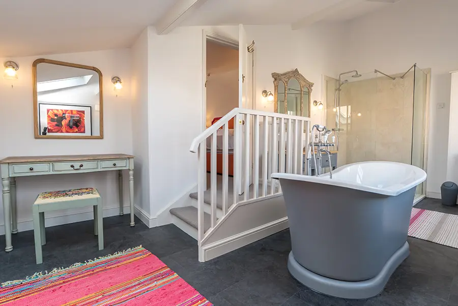 Galpin Manor Bathroom For Bedroom 3