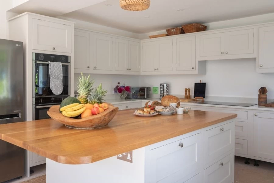 Avonley House Kitchen 1