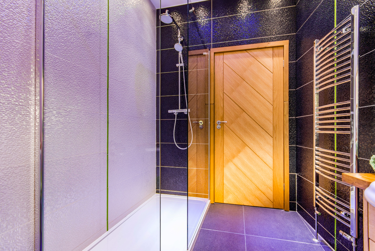 The Crescent Bathroom 5.2
