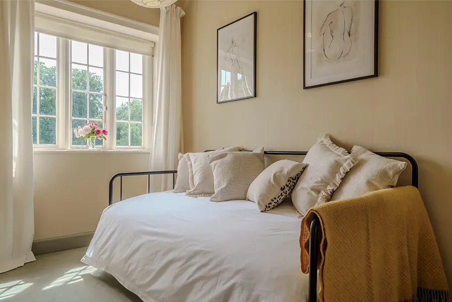 Belwick Hall Day Bed