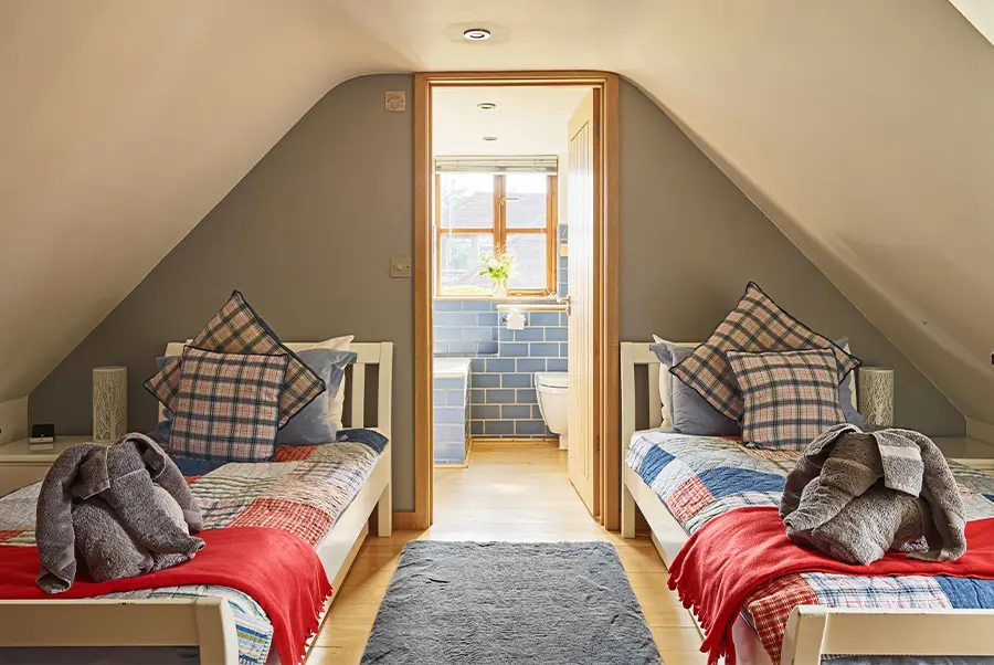 Hearth & Hollow Annex Bedroom 2
