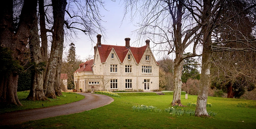 Hampshire Manor Exterior