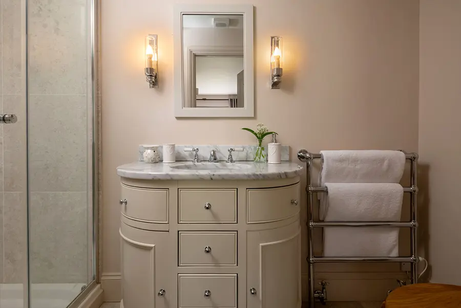 Stargaze Manor Bedroom 2 Ensuite 2