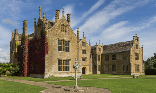 BARRINGTON COURT