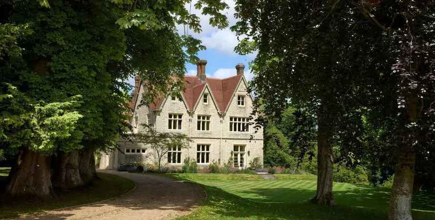 Hampshire Manor Exterior 1