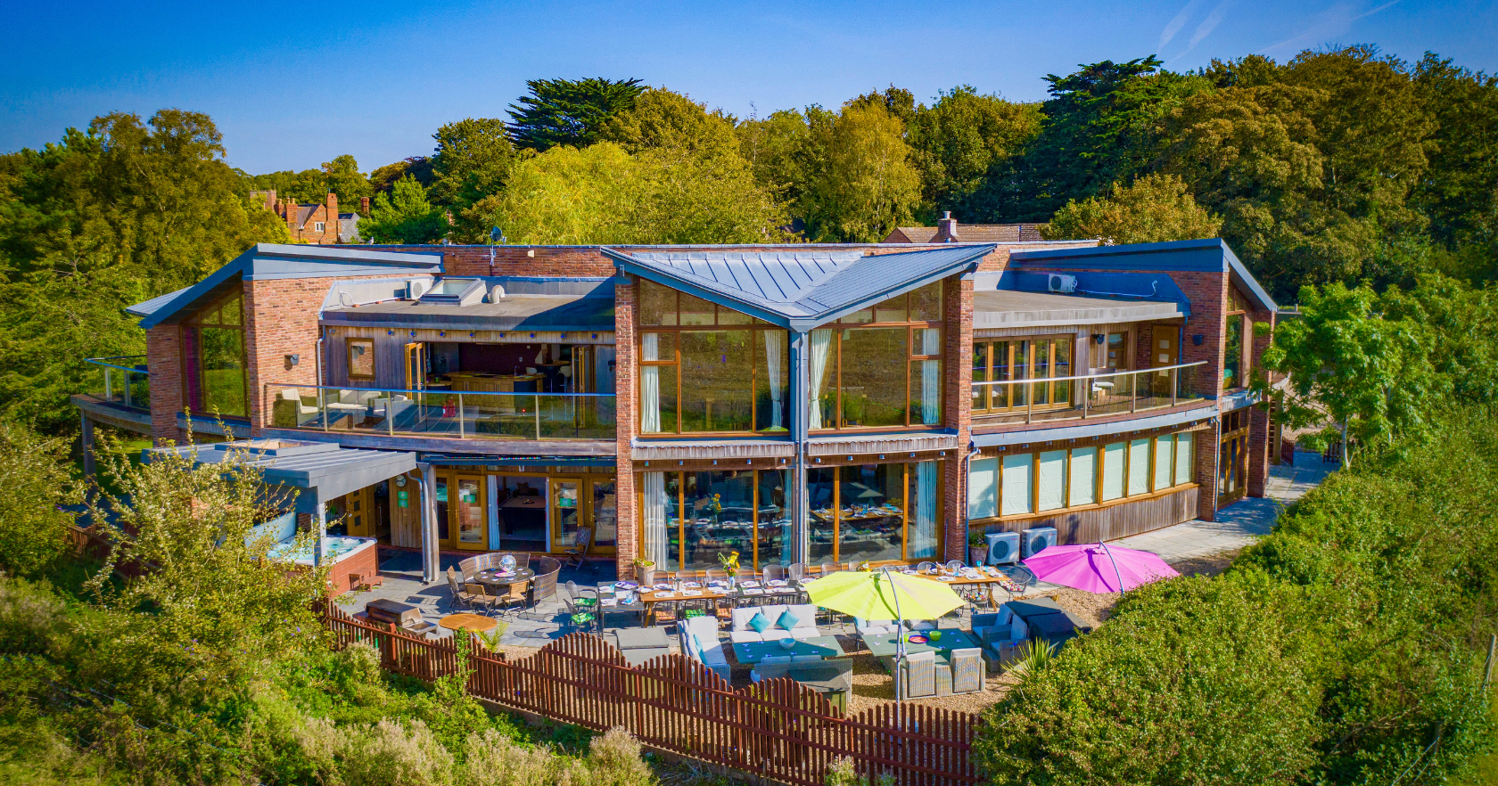 Ellipsis House - Big House Experience