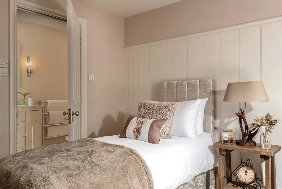 Stargaze Manor Bedroom 2 Ensuite 1