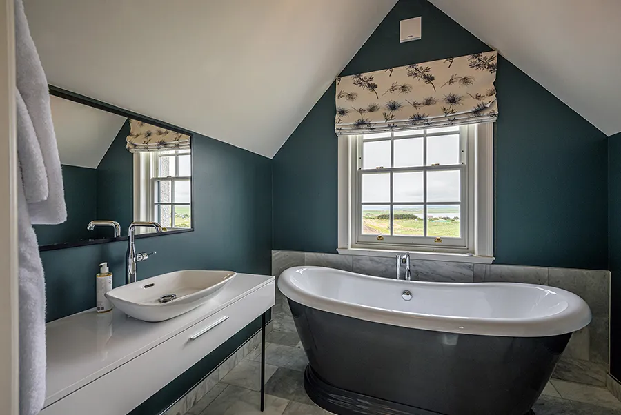 Highlands House Dwarwick Ensuite