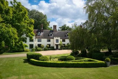 Saxton Manor Exterior 1