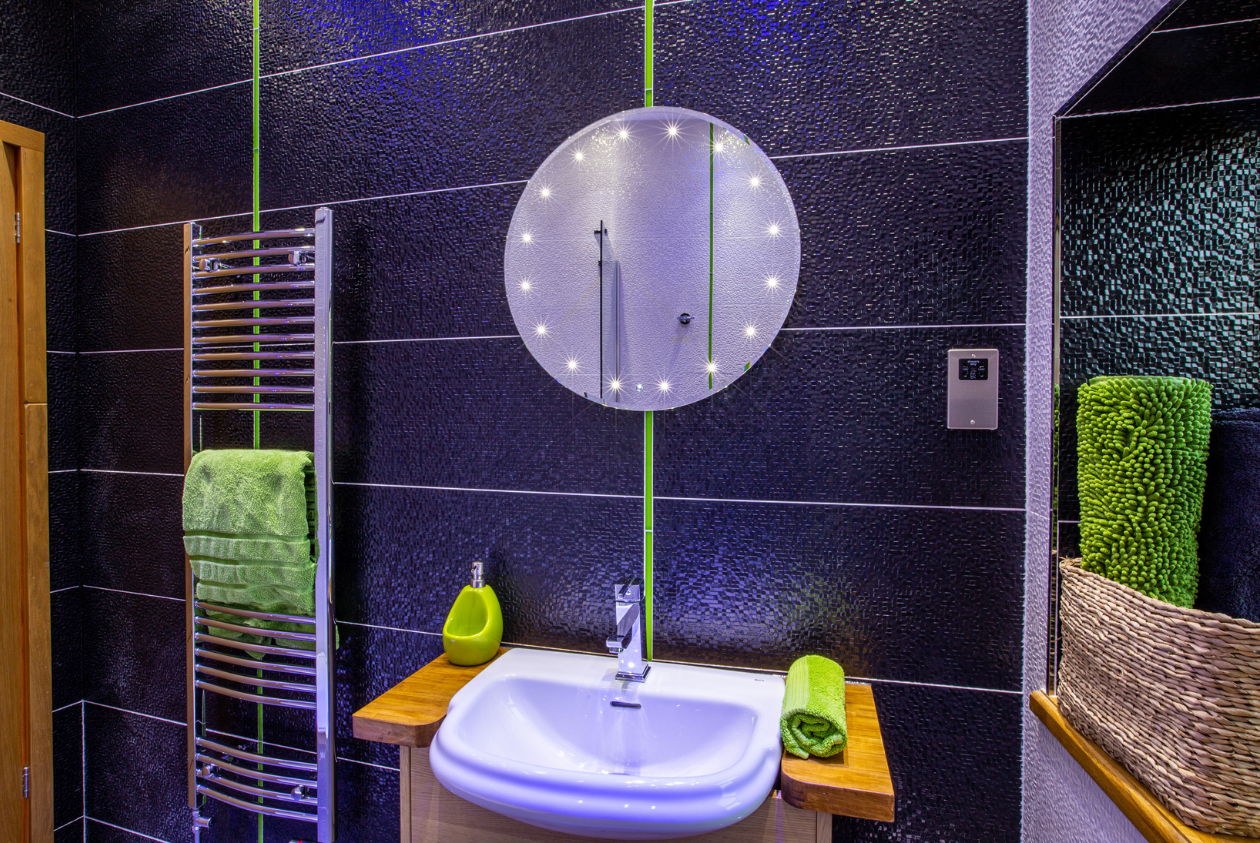 The Crescent Bathroom 5.1