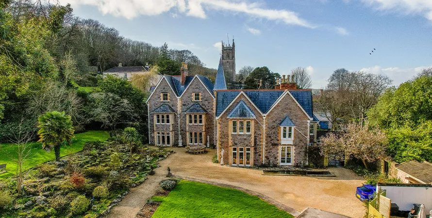 Mendip Manor Exterior 2