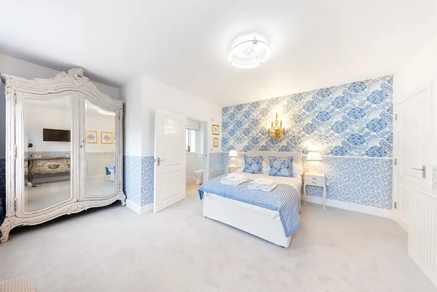 Sea Dragon Octopus Bedroom 1