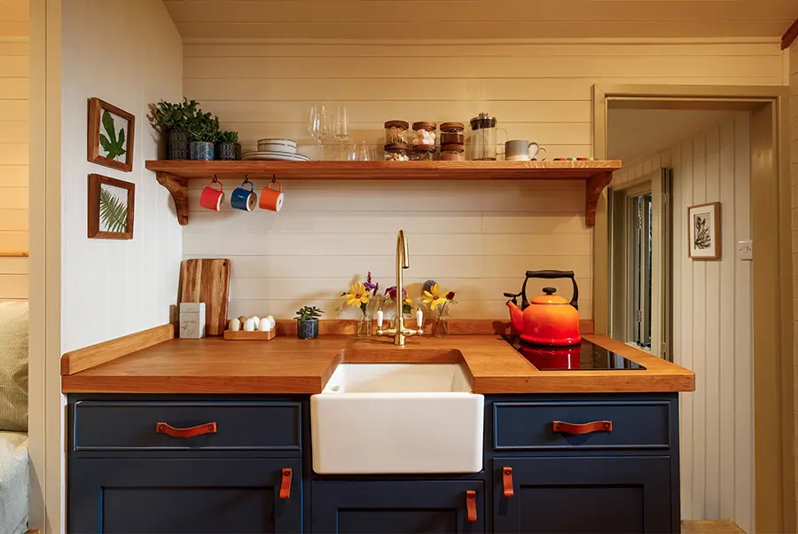 Parsonage House Shepherds Hut Kitchenette