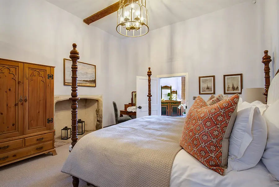 Stonegate Lodge Gatehouse East Bedroom 1.2
