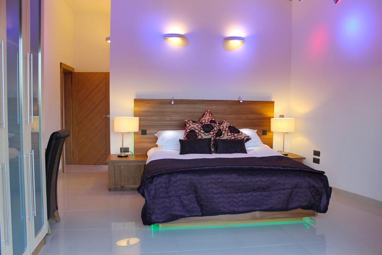 The Crescent Bedroom 10