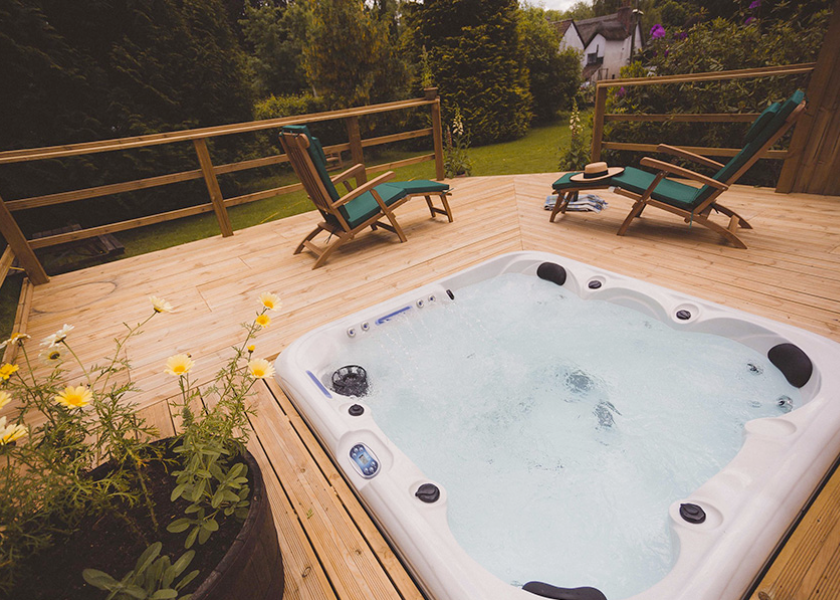 Riverbank Inn Pet Friendly Converted Pub With Hot Tub