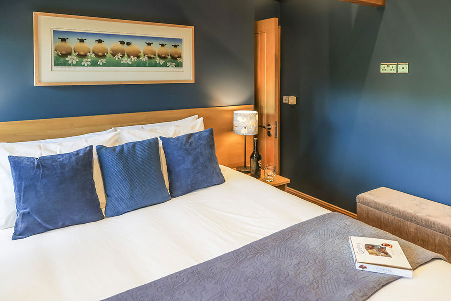 Needlework Cottage Big House Experience