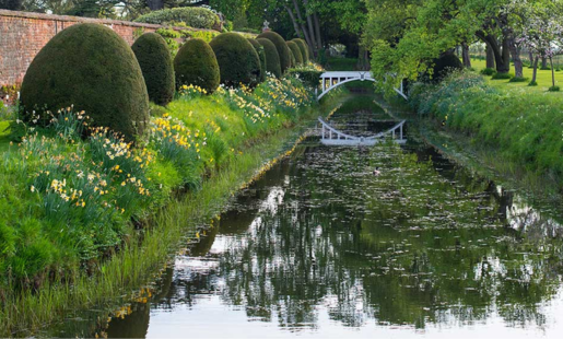 HELMINGHAM HALL GARDENS