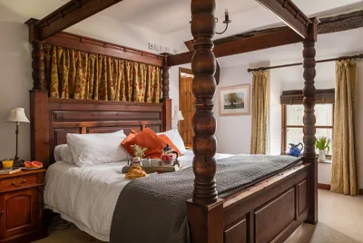 Rosebriar House Farmhouse Bedrooom 1.1