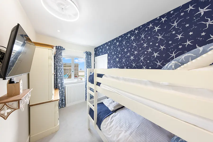 Sea Dragon Crab Bedroom 2