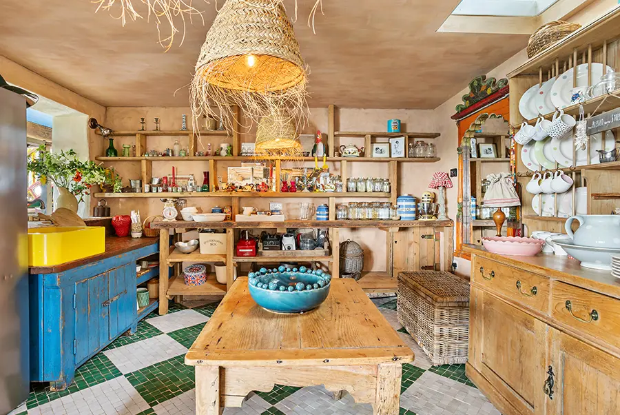 Dartmoor Wonderland Kitchen Pantry