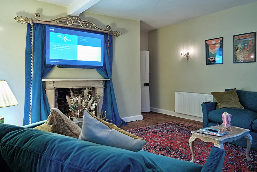 Henriette Cinema Room 1