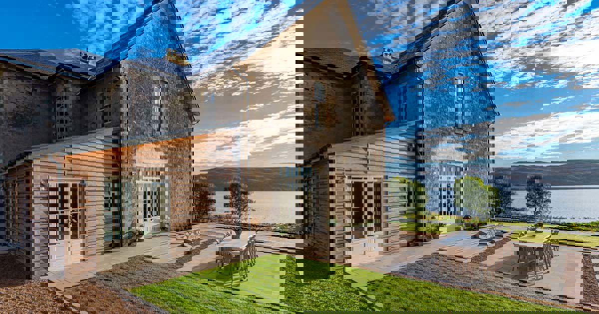 Kyleview Manor Sleeps 18 Holiday Rental in Scotland Big House