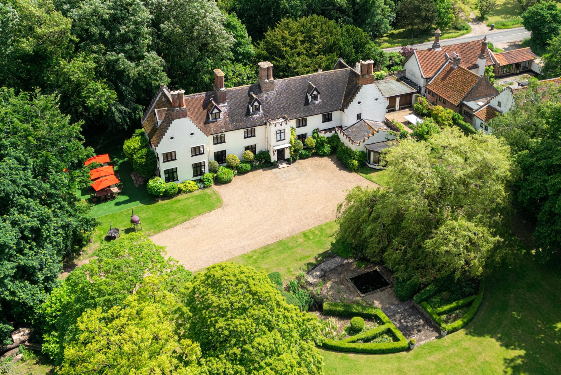 Saxton Manor Aerial View