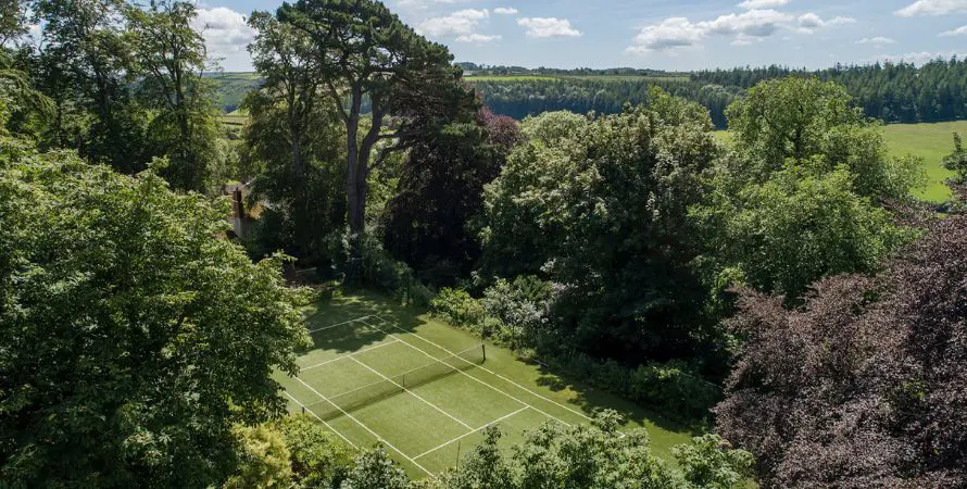 Devonshire House Tennis Court