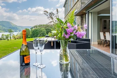 Mereview Manor Terrace Seating