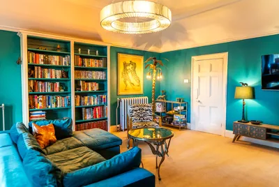 Mendip Manor Green Lounge 1