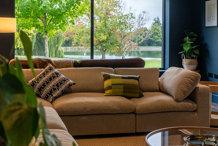 Water's Edge Lounge 2