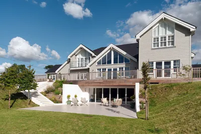 Meon House Exterior2