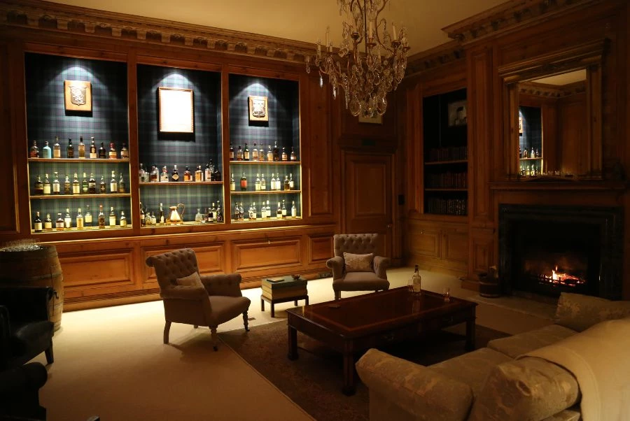 Donglen House Whisky Room 2