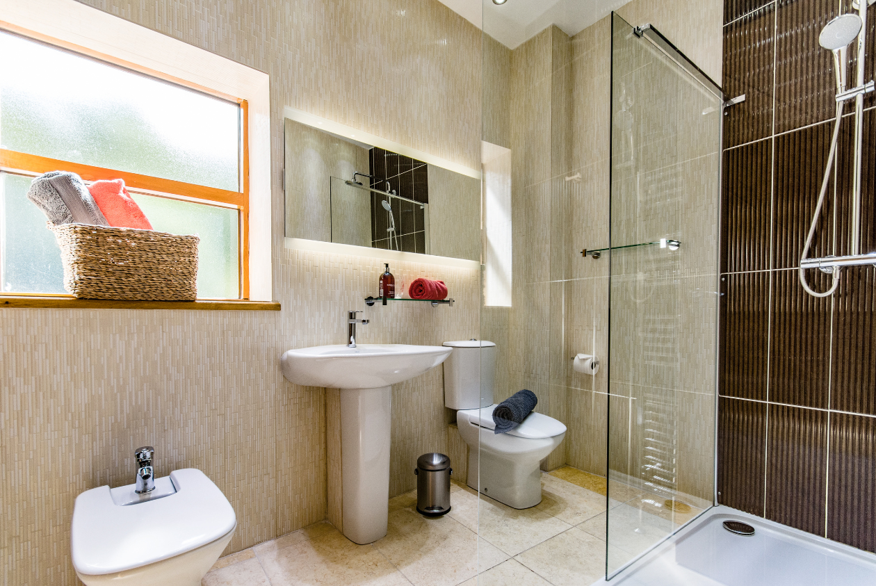 The Crescent Bathroom 3