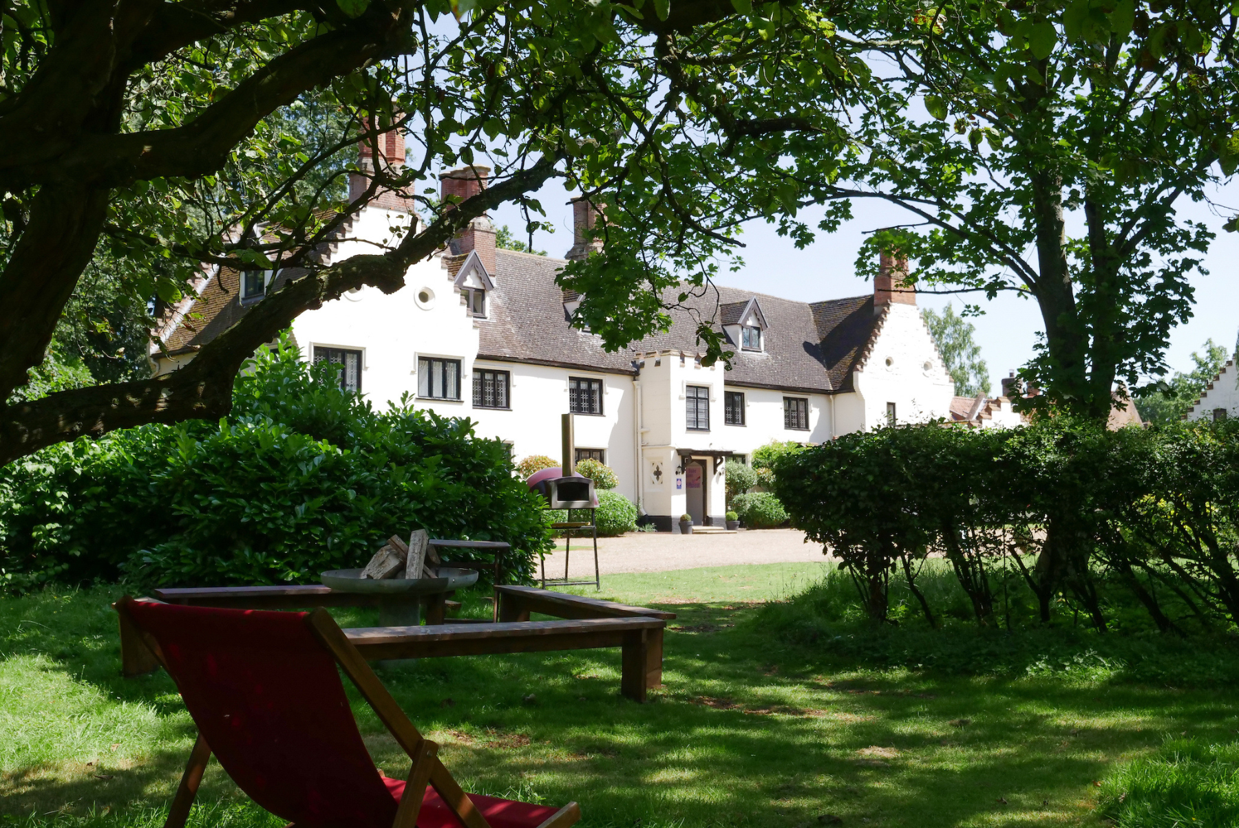 Saxton Manor Exterior 3
