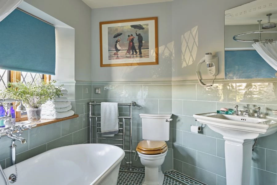 Beach Manor Bathroom