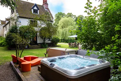 Saxton Manor Hot Tub