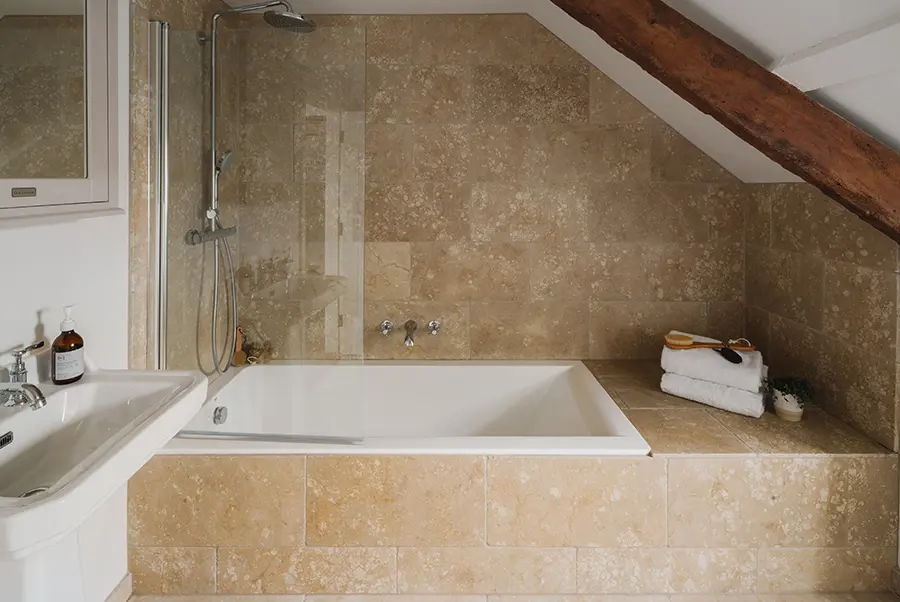 Moone Manor Bathroom 2