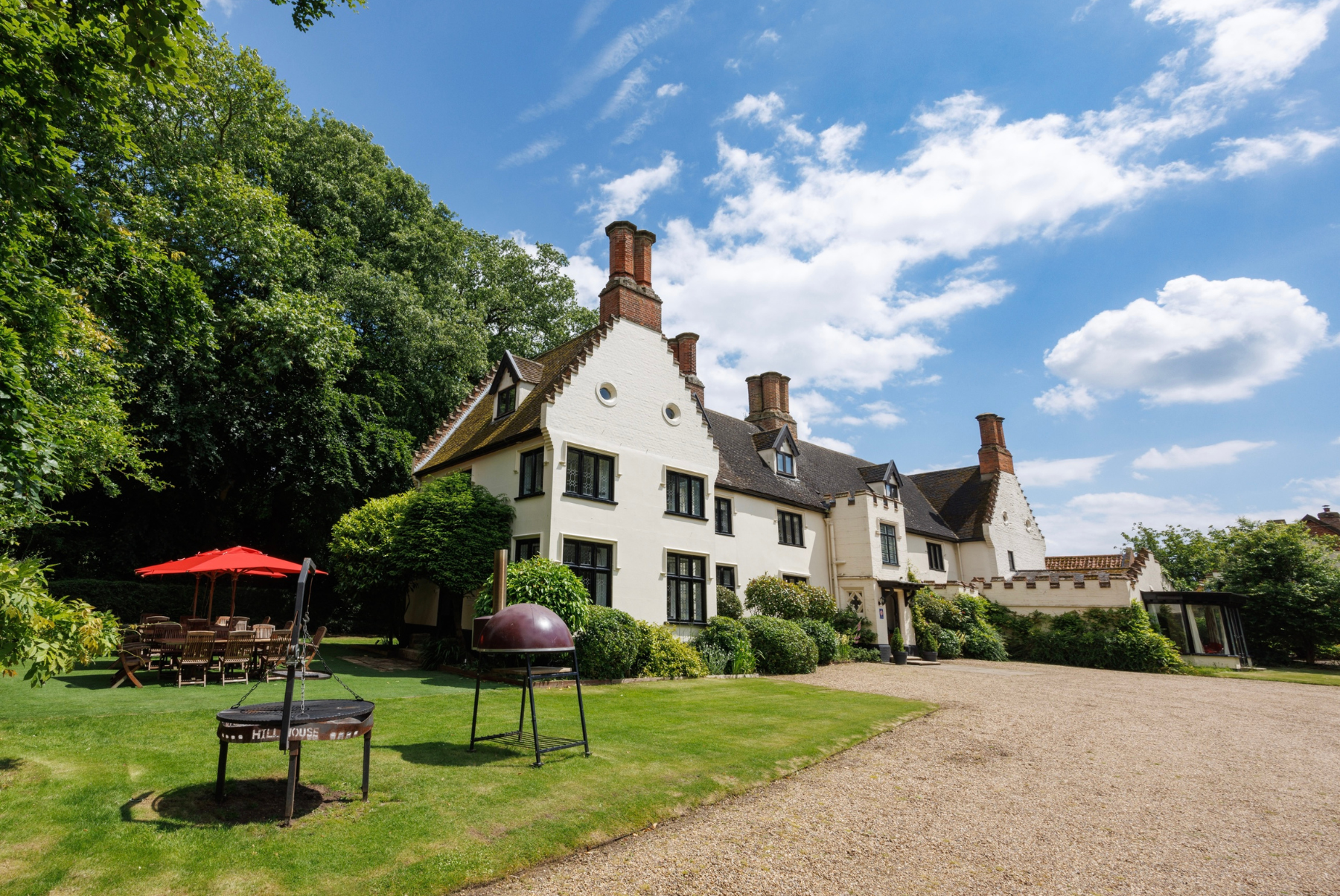 Saxton Manor Exterior 4