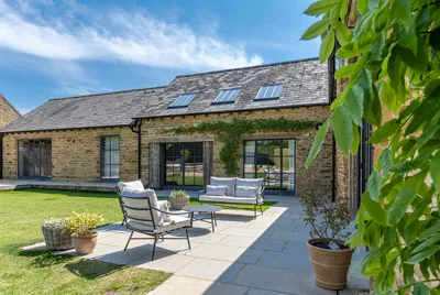 Stourford Barn Garden 1