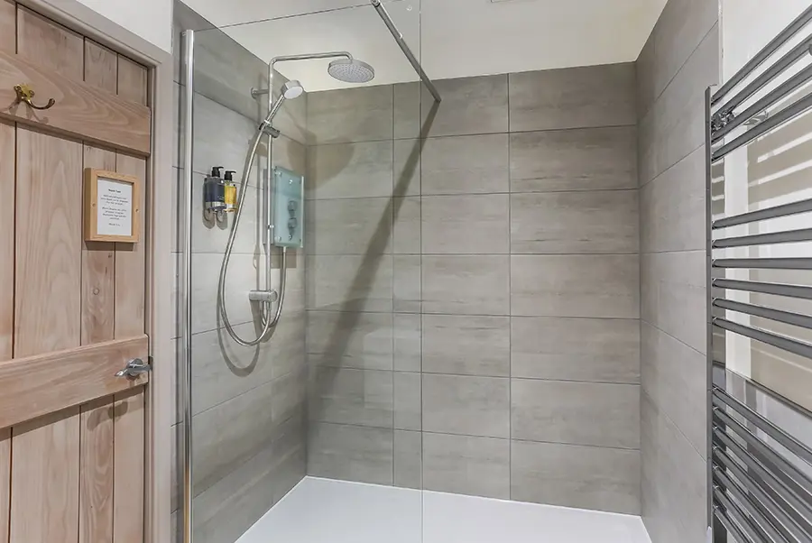 The Retreat Barn Bathroom 1.2