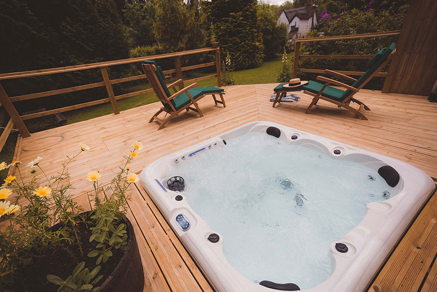 Riverbank Inn Big House Experience