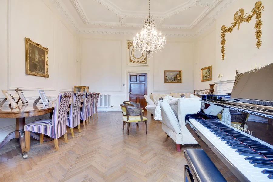 Cedar Tree Manor Sitting Room 2