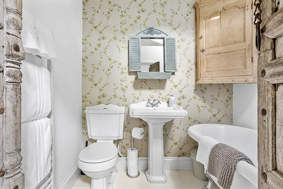 Dartmoor Wonderland Cabin Bedroom 1 Ensuite