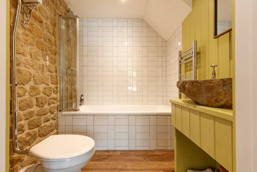 Rapunzels' Keep Bathroom 6