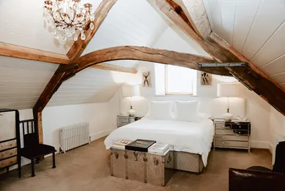 The Barn At Windrush White Bedroom