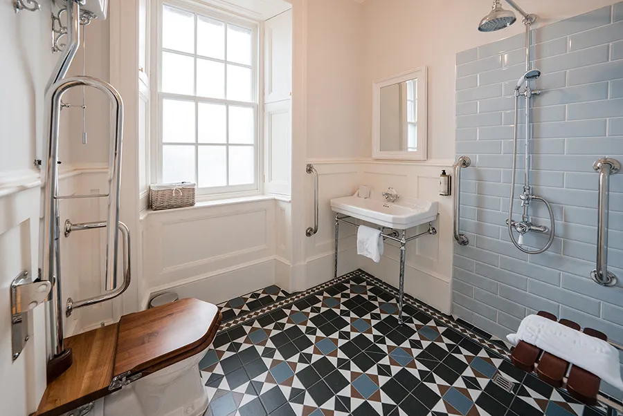 Highlands House Accessible Bathroom
